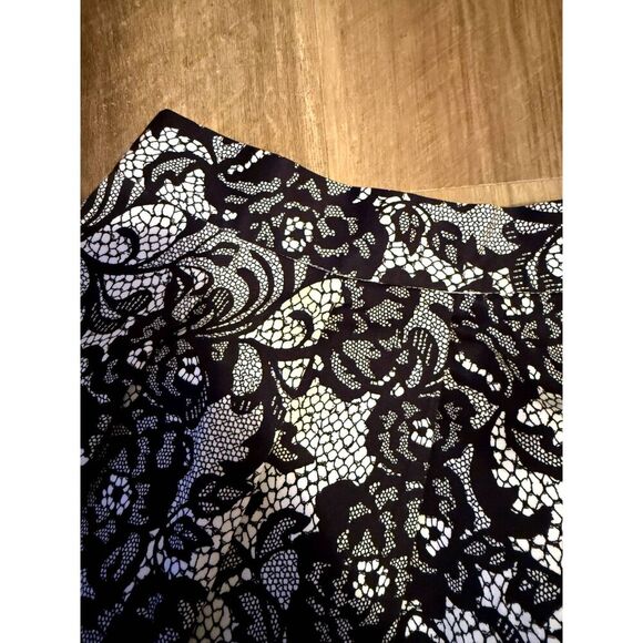 White House Black Market A- line Lace Print  Black White Flowy Skirt Women Sz 12 - Picture 5 of 9